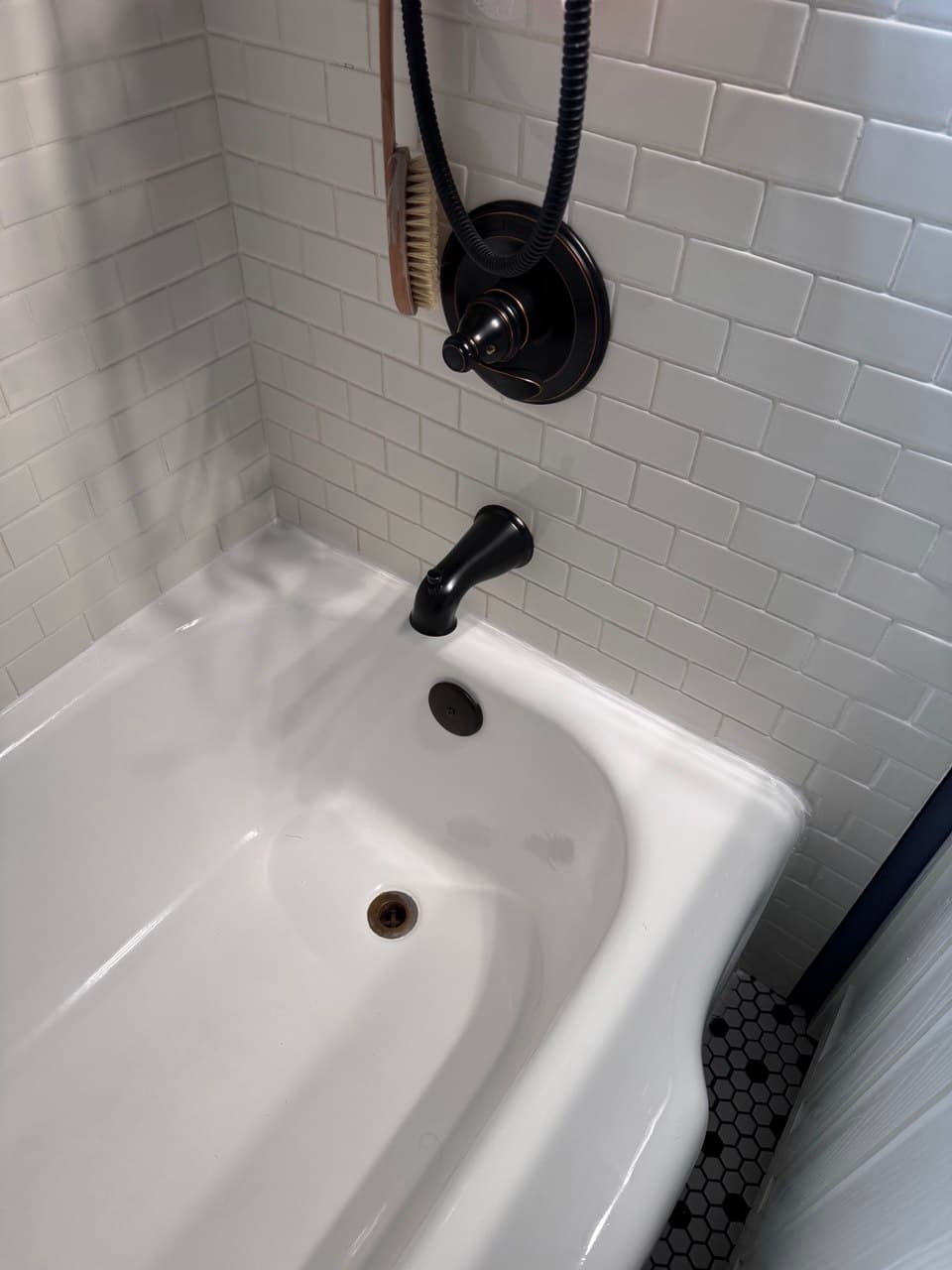 Bathtub Caulking & Sealant Replacement